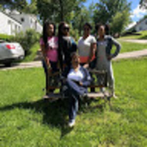 Meet your Posher, Brittni